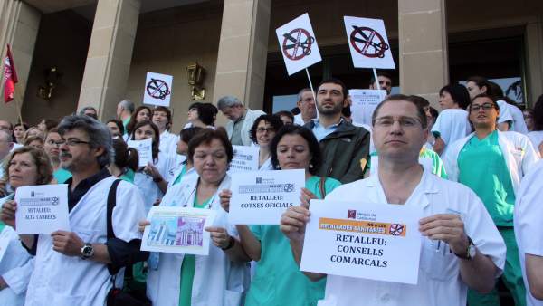 Médicos del Josep Trueta, manifestándose contra los recortes. Médicos del Josep Trueta, manifestándose contra los recortes.