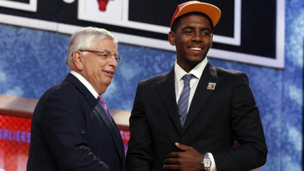 Kyrie Irving y David Stern Kyrie Irving y David Stern