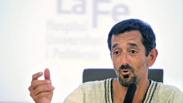 El cirujano Pedro Cavadas El cirujano Pedro Cavadas