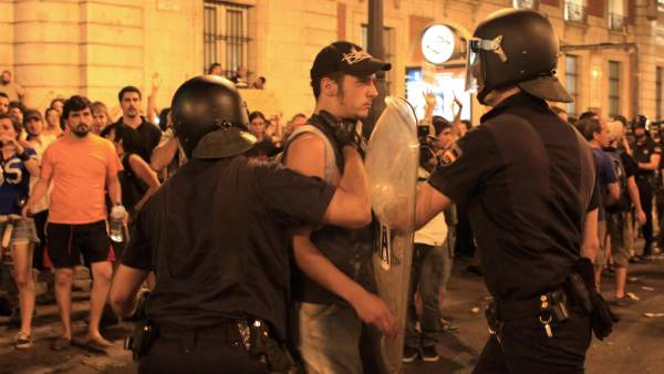 Carga policial en la marcha laica 'antipapa' Carga policial en la marcha laica 'antipapa'