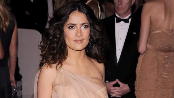 Salma Hayek Dice Que Sus Pechos Ya No Son Lo Que Eran