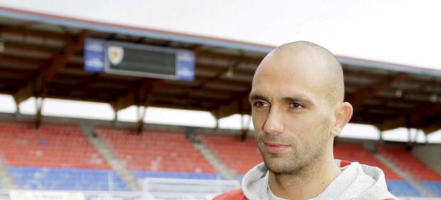 Detenidos varios futbolistas por amaños en Primera y Segunda, entre ellos, Raúl Bravo, Borja ...