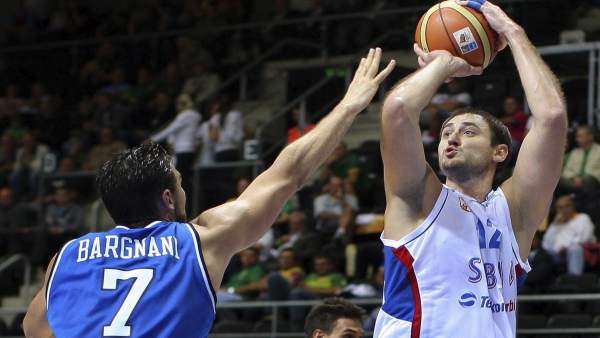 Nenad Krstic y Andrea Bargnani. Nenad Krstic y Andrea Bargnani.