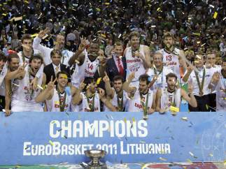 La selección española celebra el europeo
