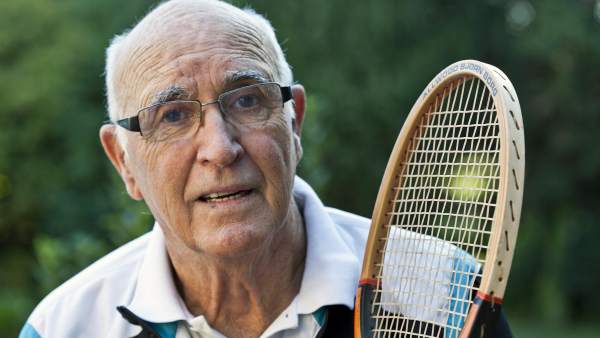 Resultado de imagen para Murió el histórico tenista español Andrés Gimeno, campeón del Roland Garros en 1972