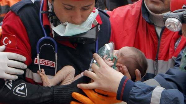 Bebé rescatado en Turquía Bebé rescatado en Turquía