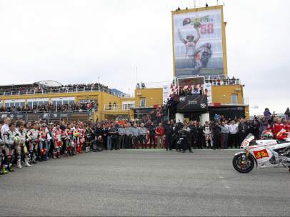 Cheste homenajea a Simoncelli