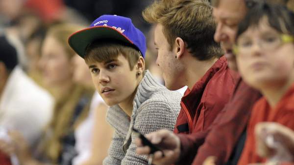 Justin Bieber asiste al partido de los Raptors Justin Bieber asiste al partido de los Raptors
