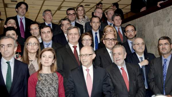 Montoro y los consejeros de hacienda de las comunidades autónomas Montoro y los consejeros de hacienda de las comunidades autónomas