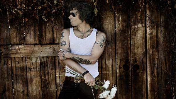 Enrique Bunbury. Enrique Bunbury.