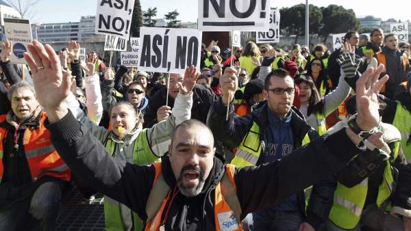 Protesta de trabajadores de Spanair y Newco Protesta de trabajadores de Spanair y Newco