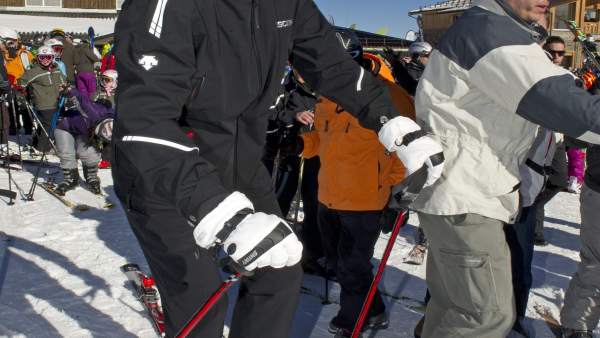 El príncipe Felipe, esquiando en Sierra Nevada El príncipe Felipe, esquiando en Sierra Nevada