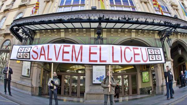 Protestas ante el Liceu Protestas ante el Liceu