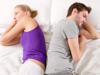 Una pareja en la cama