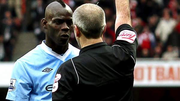 Balotelli expulsado Balotelli expulsado