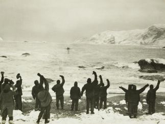 'Sir Ernest Shackleton arrives at Elephant Island to take off marooned men'