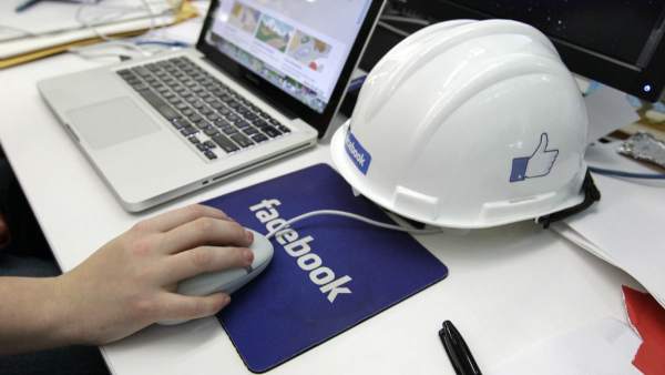 Facebook Facebook