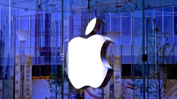 Apple Apple