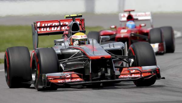 Hamilton seguido de Alonso Hamilton seguido de Alonso