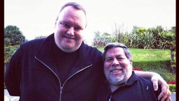 Kim Dotcom y Steve Wozniak Kim Dotcom y Steve Wozniak