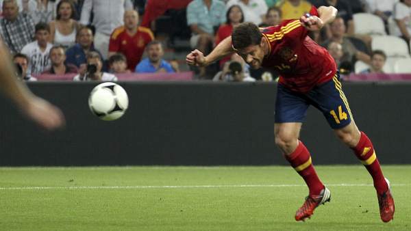 El testarazo de Xabi Alonso El testarazo de Xabi Alonso