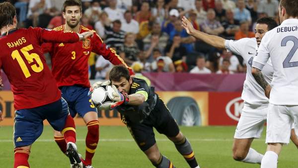 Casillas, salvador una vez más Casillas, salvador una vez más