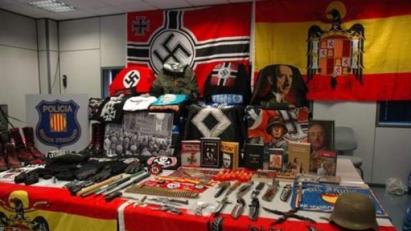 Detenidos cuatro neonazis Detenidos cuatro neonazis