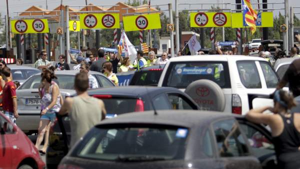 Bloquean el peaje de Mollet Bloquean el peaje de Mollet