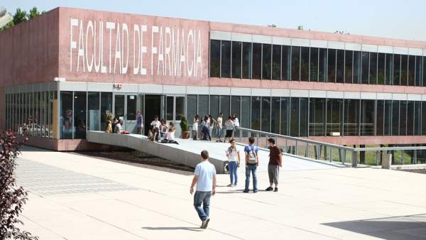 Universidad Complutense de Madrid Universidad Complutense de Madrid