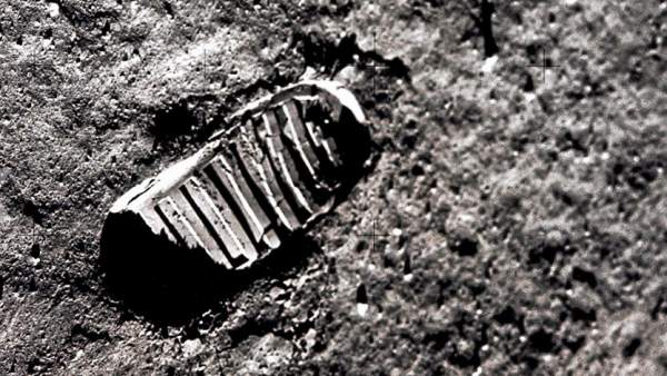 La primera huella en la Luna La primera huella en la Luna
