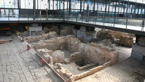 El mercado del Born de Barcelona. El mercado del Born de Barcelona.