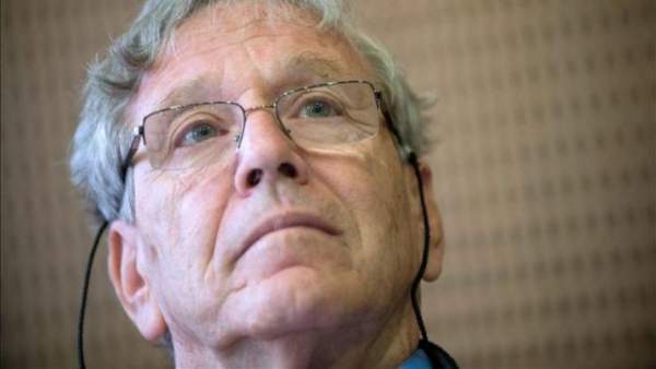 Amos Oz Amos Oz