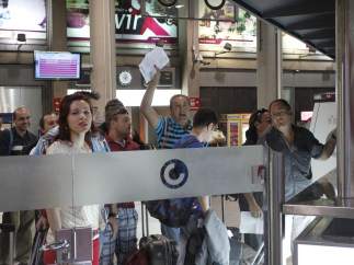 Pasajeros afectados por la huelga en Renfe