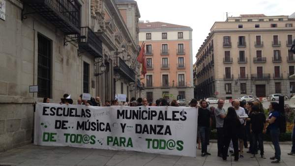 Protesta por las escuelas de música y danza de Madrid Protesta por las escuelas de música y danza de Madrid