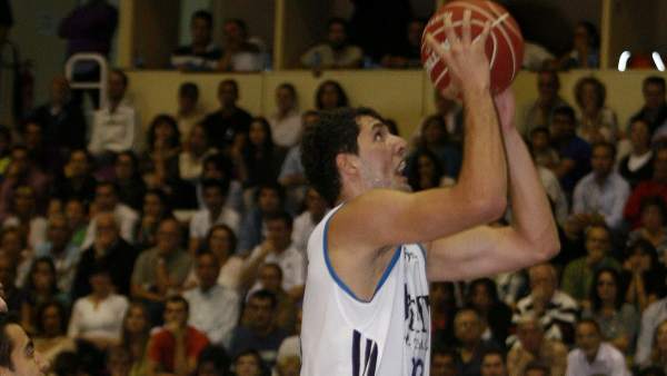 Mirotic en el Blancos de Rueda - Real Madrid Mirotic en el Blancos de Rueda - Real Madrid