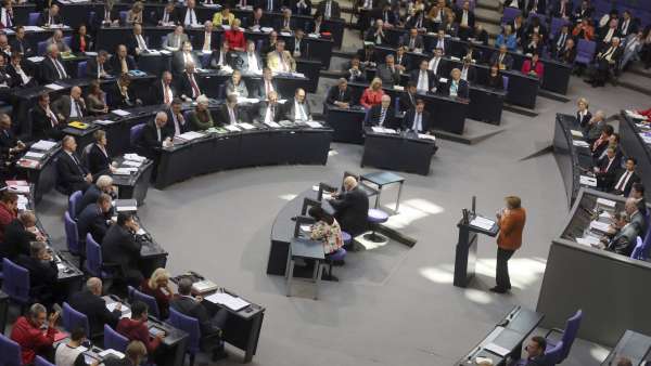 Merkel, ante el Bundestag Merkel, ante el Bundestag