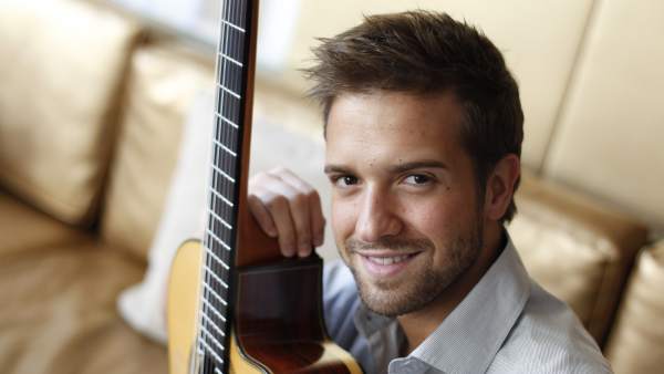 Pablo Alborán fue el músico que más discos vendió en España en 2012. Pablo Alborán fue el músico que más discos vendió en España en 2012.
