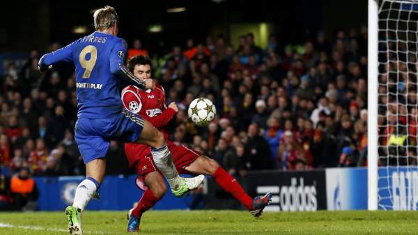 Torres ante el Nordsjaelland Torres ante el Nordsjaelland