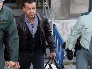 Miguel Ángel Flores