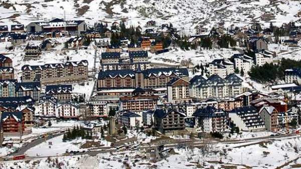 Mesa y mantel en Formigal
