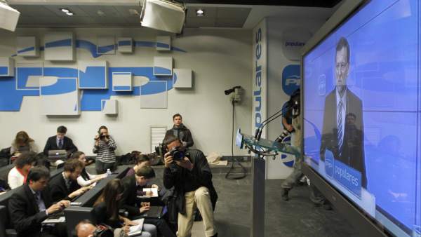 Rajoy, desde un monitor Rajoy, desde un monitor