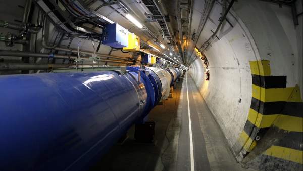 Gran Acelerador de Partículas en el CERN Gran Acelerador de Partículas en el CERN