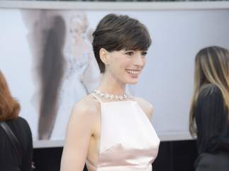 Anne Hathaway, en la alfombra roja de los Oscar.