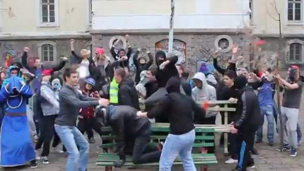 Harlem Shake que le costó el puesto Harlem Shake que le costó el puesto