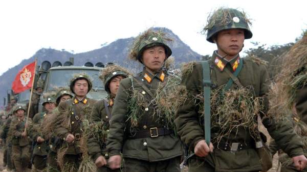 Maniobras militares en Corea del Norte Maniobras militares en Corea del Norte