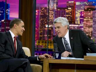 Jay Leno (izda), con Barack Obama en 'The Tonight Show'.