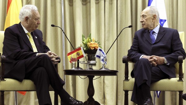 José Manuel García-Margallo y Simón Peres José Manuel García-Margallo y Simón Peres