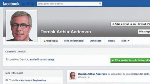 Perfil falso de Facebook Perfil falso de Facebook