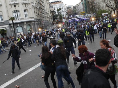 Cargas en el Congreso en el 25-A