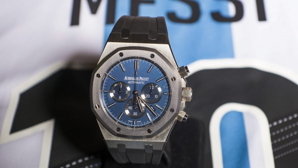 A subasta un reloj diseñado por Messi A subasta un reloj diseñado por Messi